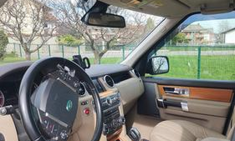 Land Rover Discovery...