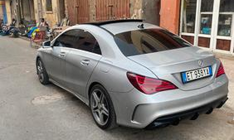 Mercedes Cla...