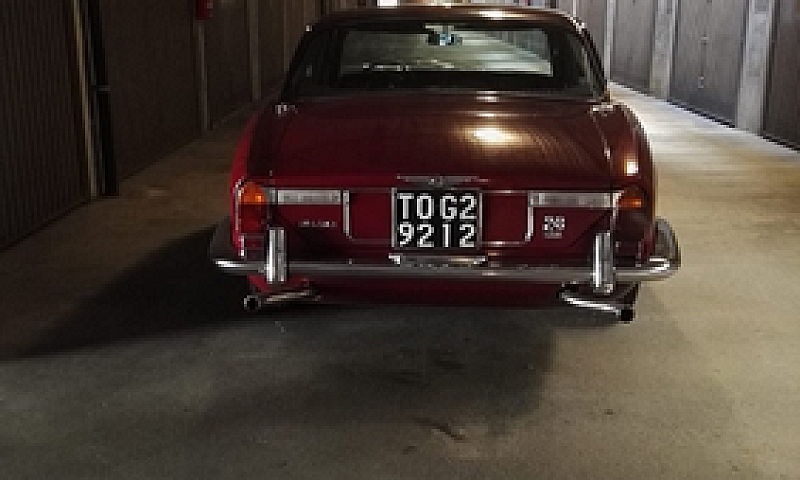 Jaguar Xj6...
