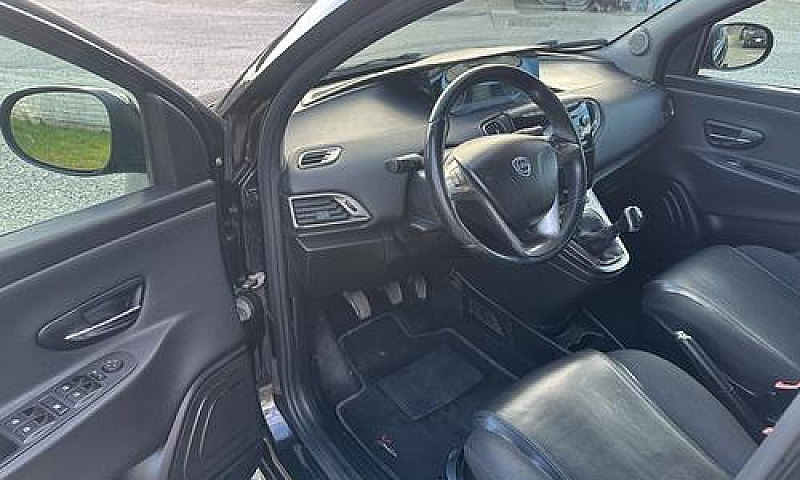 Lancia Ypsilon 1.3 M...