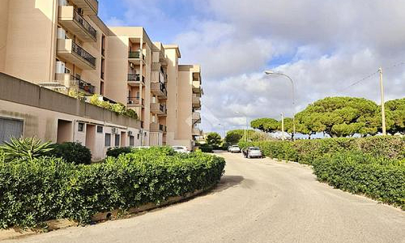 3 Locali A Taranto...