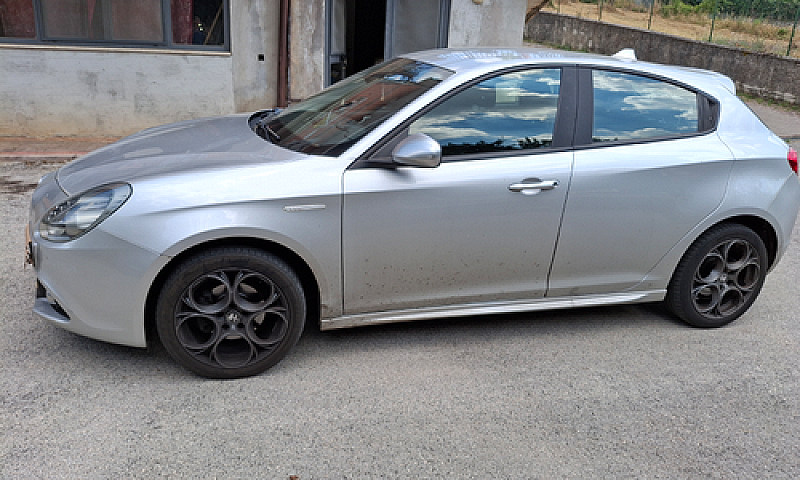 Alfa Romeo Giulietta...