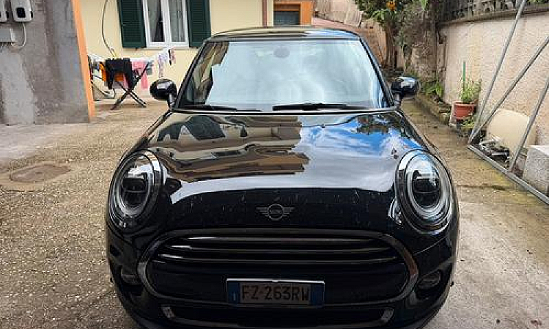 Mini Cooper Baker St...