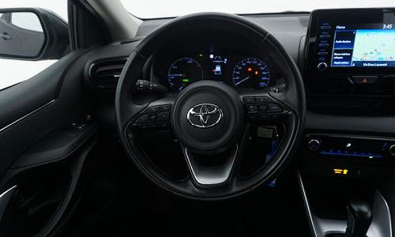 Toyota Yaris Hybrid ...