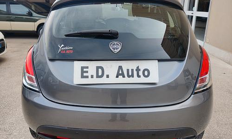 Lancia Ypsilon 1.2 B...