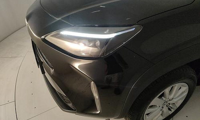 Toyota Yaris Cross 1...