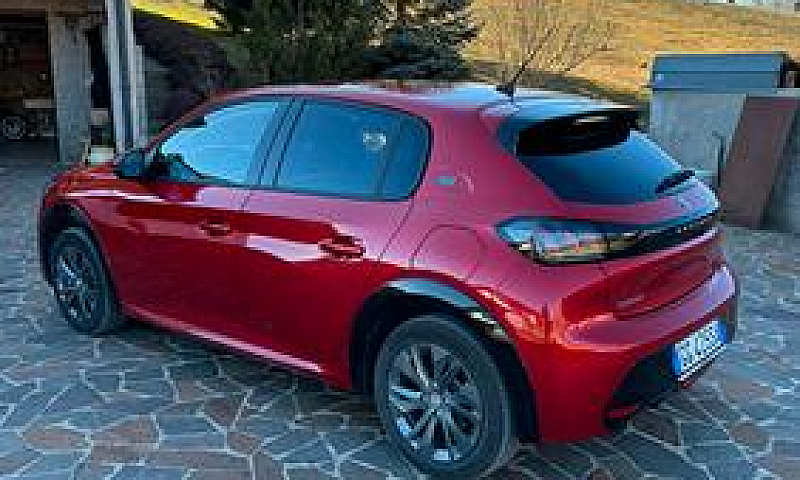 Peugeot E-208 Allure...