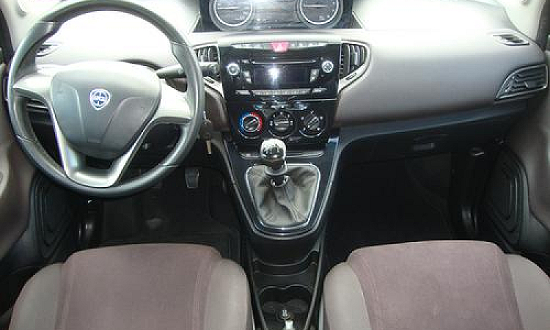 Lancia Ypsilon 1.2 K...