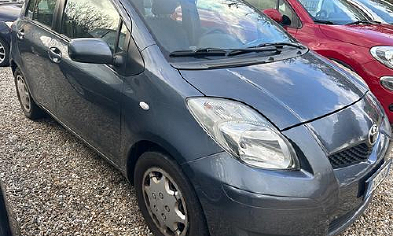 Toyota Yaris 1.3 5 P...
