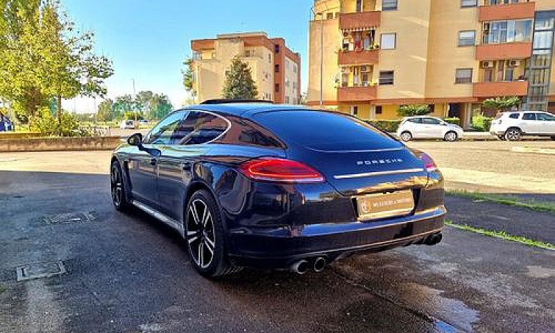 Porsche Panamera 4.8...
