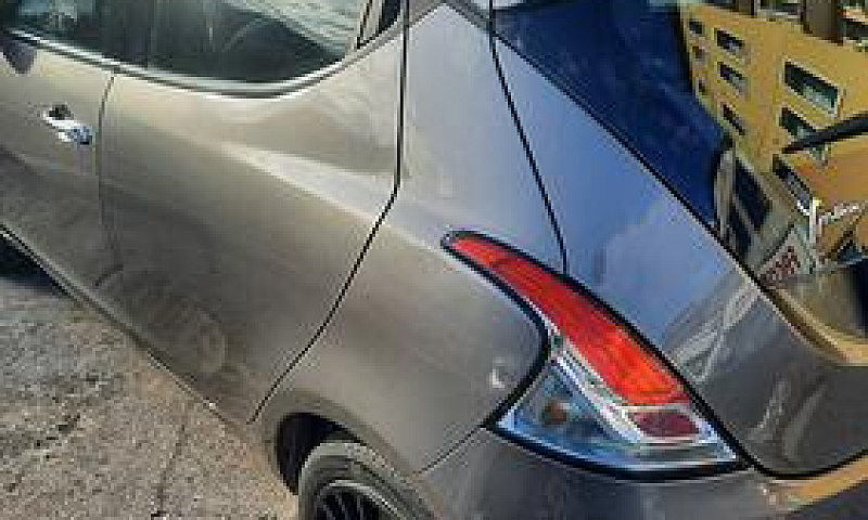 Lancia Ypsilon 1.0 F...