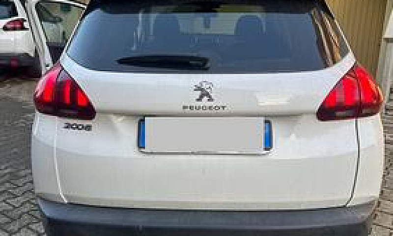 Peugeot 2008...