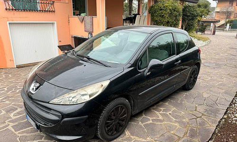 Peugeot 207 1.4Hdi 7...