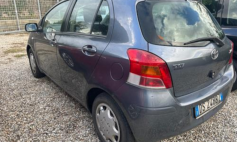 Toyota Yaris 1.3 5 P...