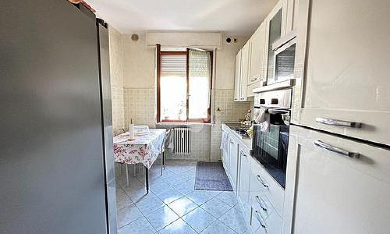 4 Locali A Desenzano...