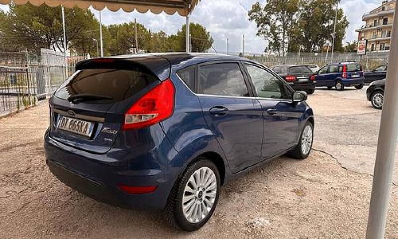 Ford Fiesta 1.2 82 C...