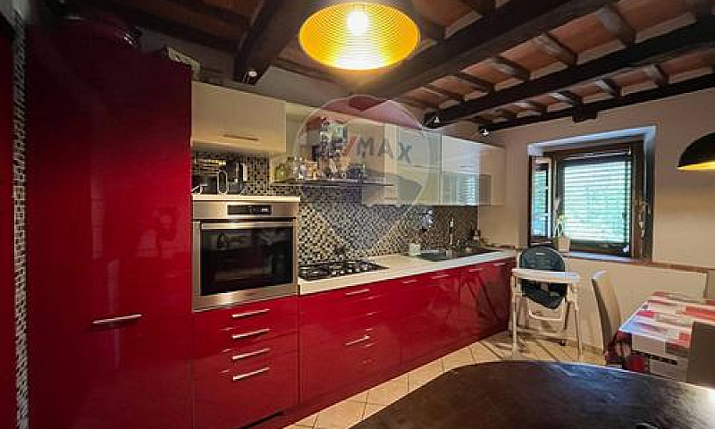 Porzione Di Casa - B...