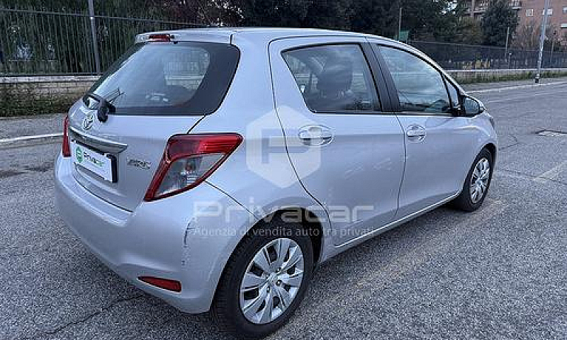Toyota Yaris 1.4 D-4...