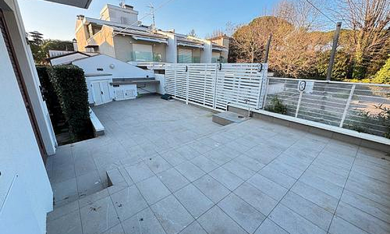 Porzione Di Villa Le...