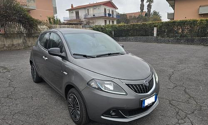 Lancia Ypsilon 1.0 F...
