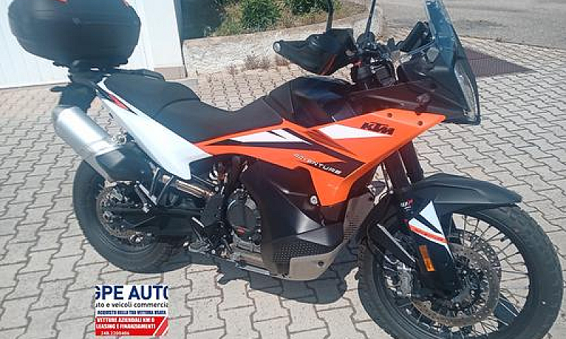 Ktm 890 Adventure...