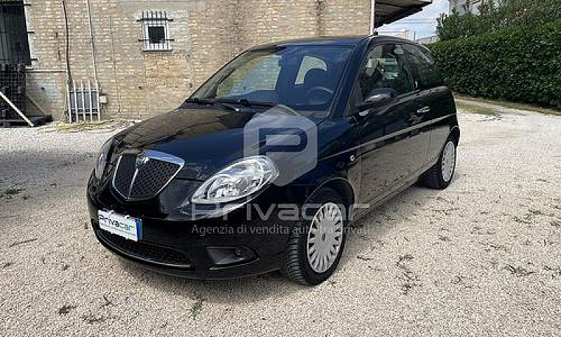 Lancia Ypsilon 1.3 M...