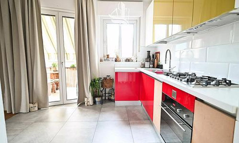 Trilocale Con Balcon...