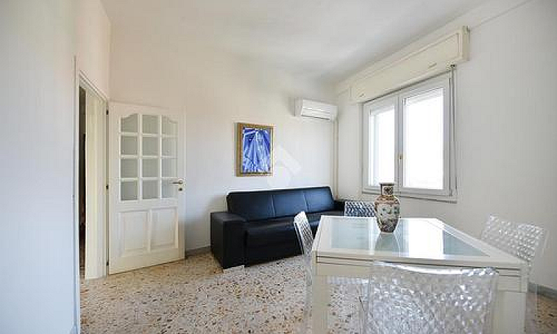 4 Locali A Cagliari...