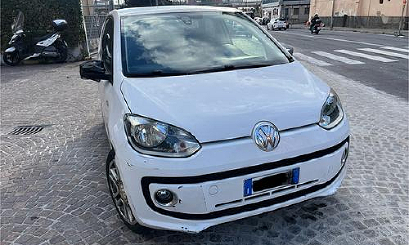 Volkswagen Up! Nessu...