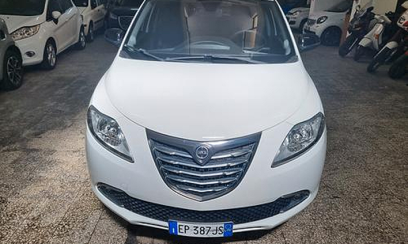 Lancia Ypsilon 0.9 T...