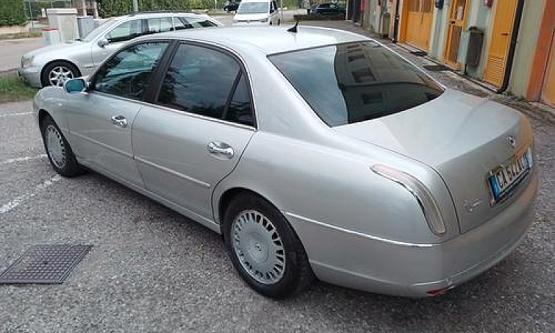 Lancia Thesis 3.0 V6...