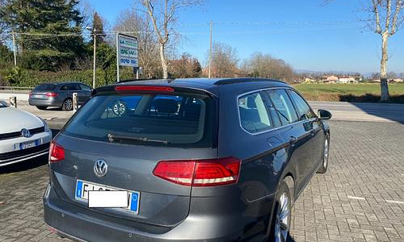 Volkswagen Passat Va...