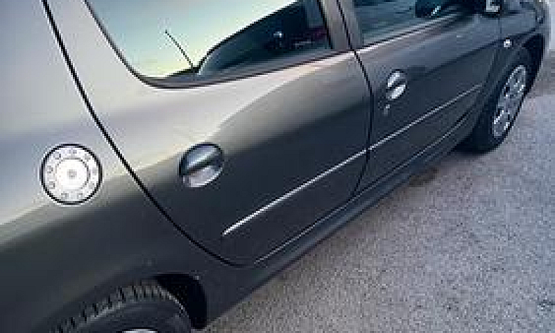 Peugeot 206 Plus 1.1...