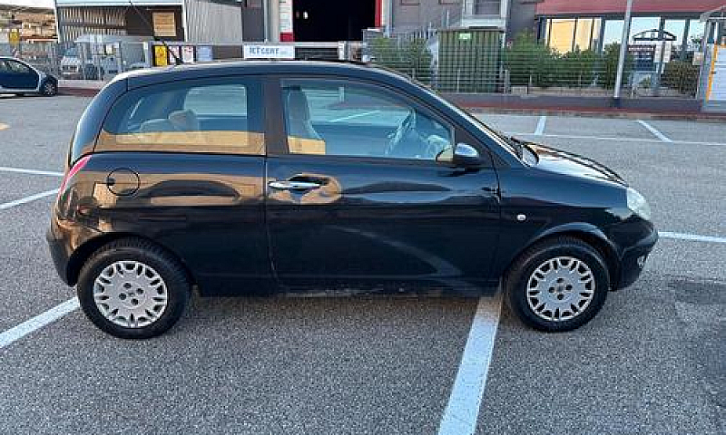 Lancia Ypsilon 1.2 1...