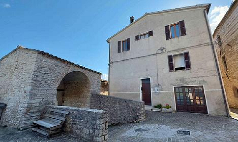 Casa In Frazione Bas...