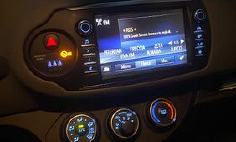Toyota Yaris 4ª Seri...