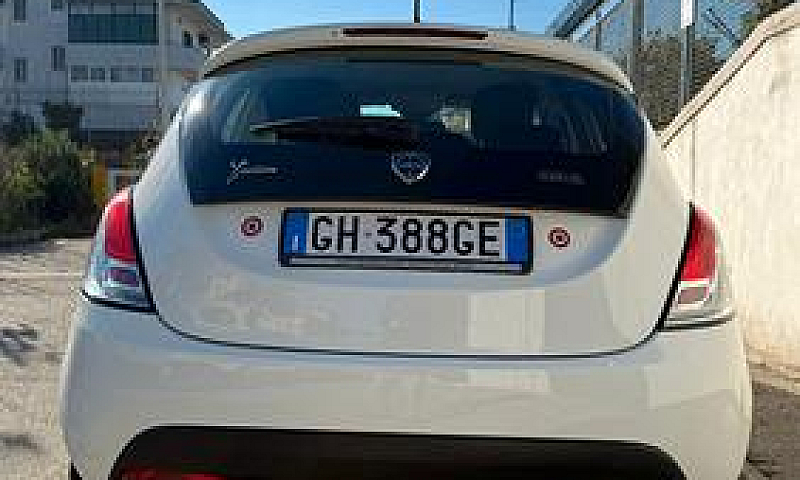 Lancia Ypsilon 1.0 F...