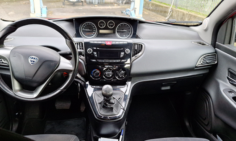 Lancia Ypsilon Cambi...