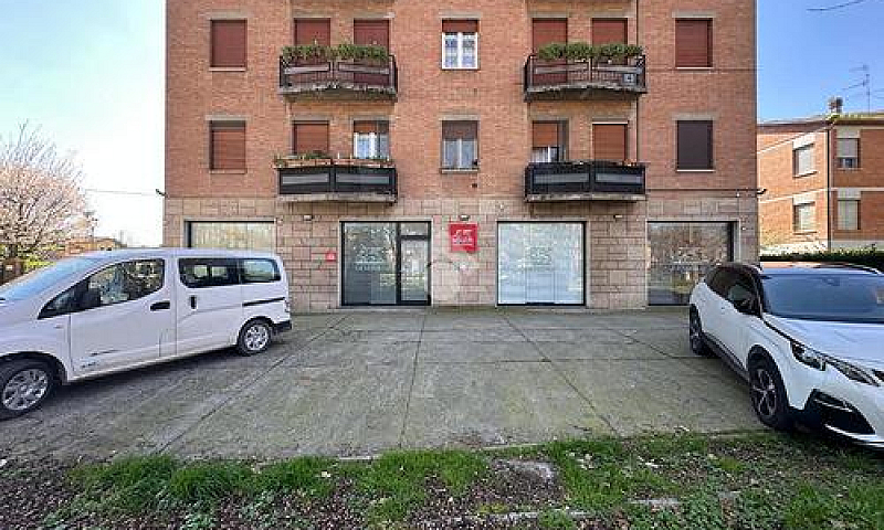 4 Locali A Castelnov...