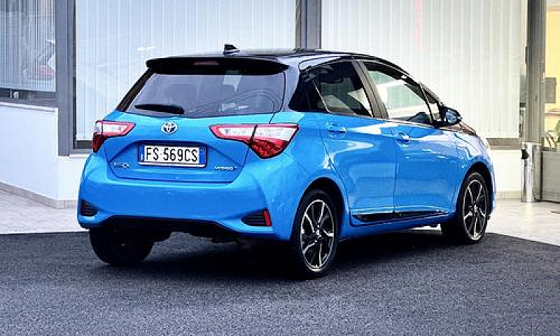 Toyota Yaris 1.5 Hyb...