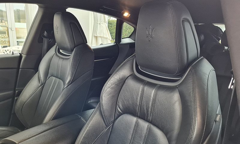 Maserati Levante Gra...