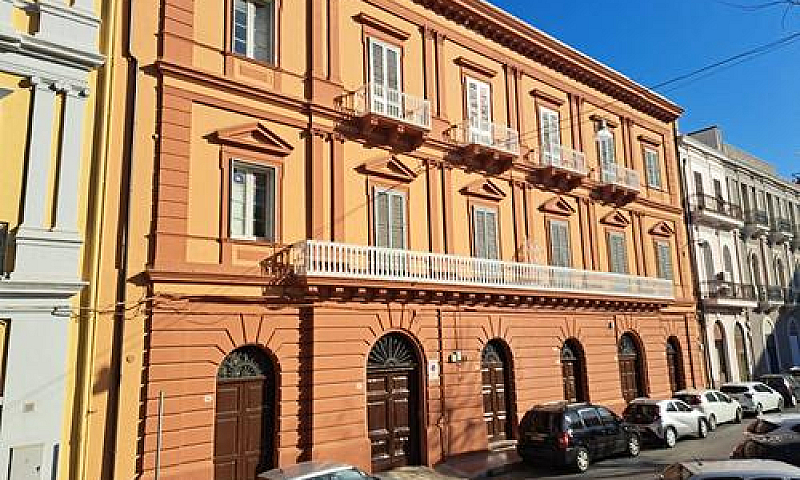 Palazzo - Taranto...