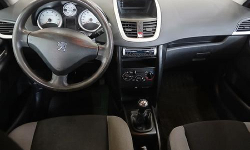 Peugeot 207 1.4 88Cv...