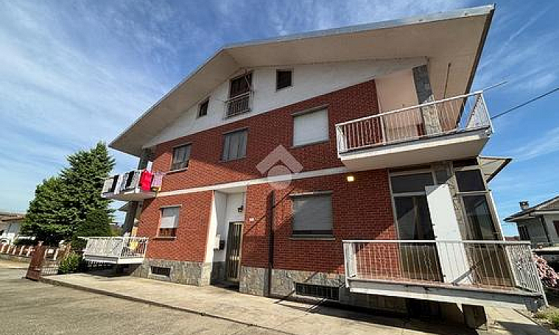 3 Locali A Moretta...