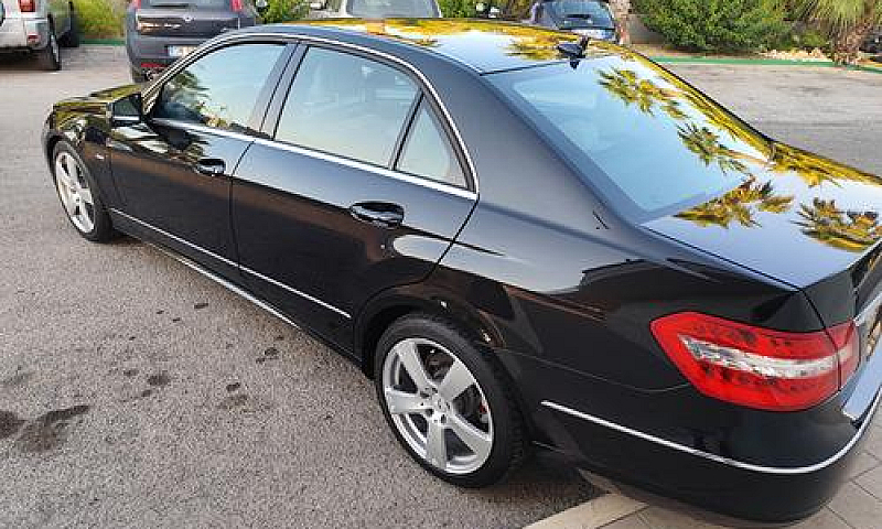 Mercedes Classe E200...
