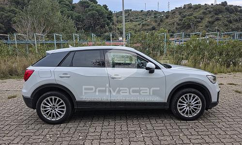 Audi Q2 1.6 Tdi Desi...