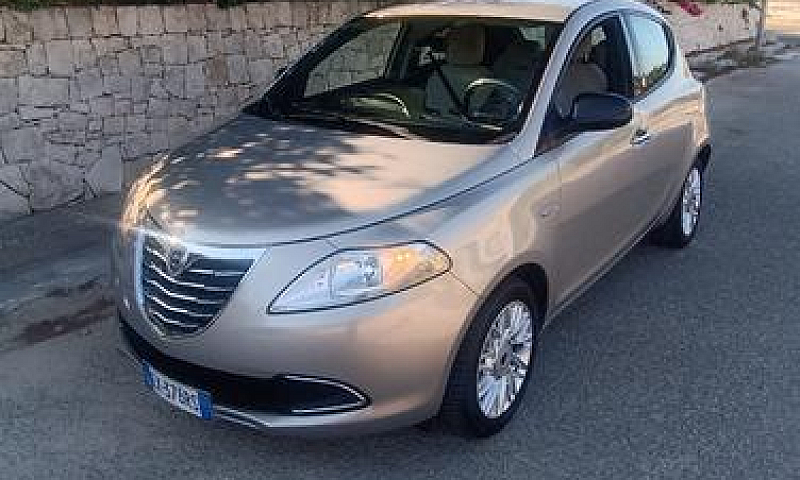 Lancia Ypsilon 1.2 6...