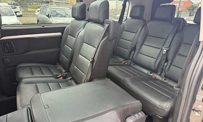 Peugeot Traveller Bl...