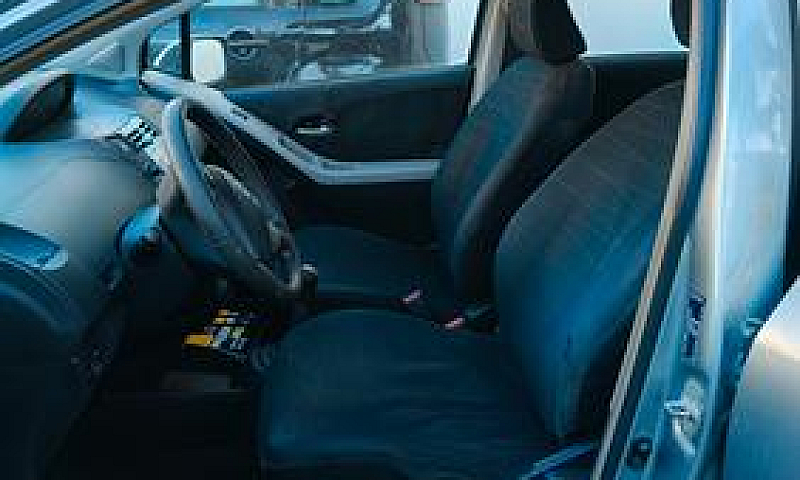 Toyota Yaris 1.3...