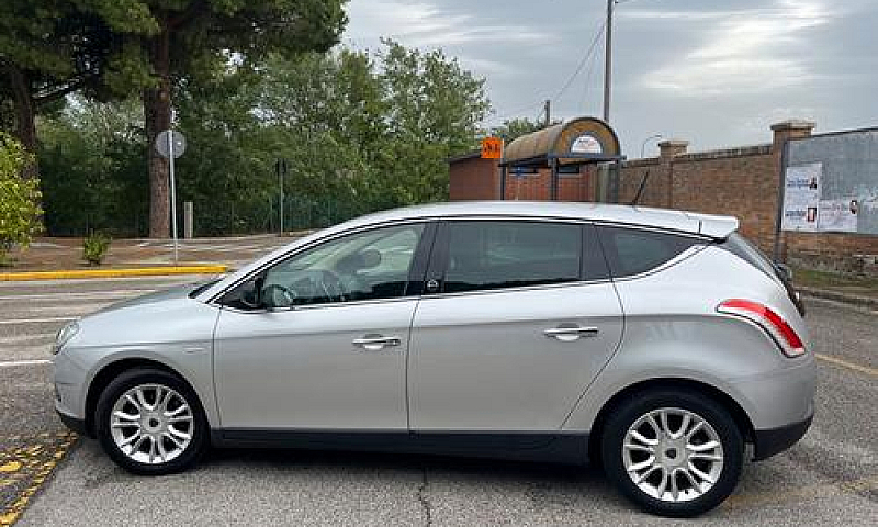 Lancia Delta 1.4 T-J...